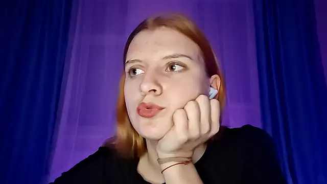 LynteriLain online show from 5, 11, 2025