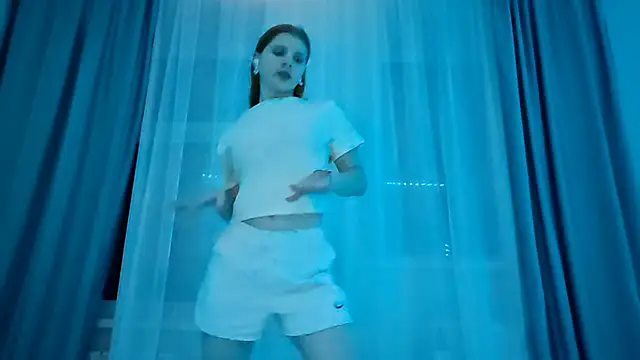 LynteriLain online show from 6, 11, 2025