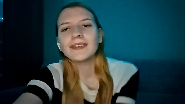 LynteriLain online show from 28, 11, 2025