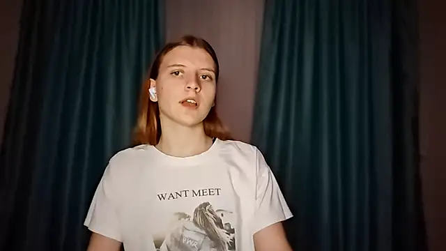 LynteriLain online show from 31, 10, 2025