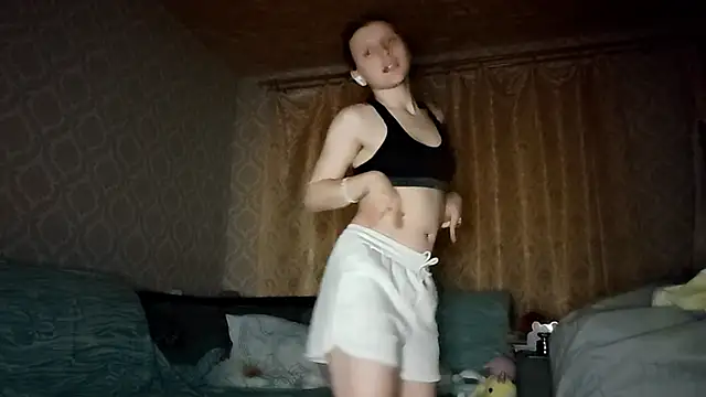 LynteriLain online show from 28, 10, 2025