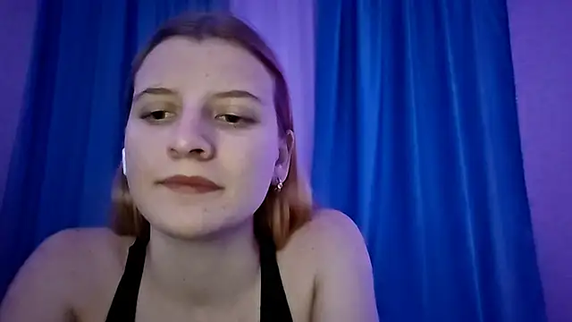 LynteriLain online show from 1, 12, 2025