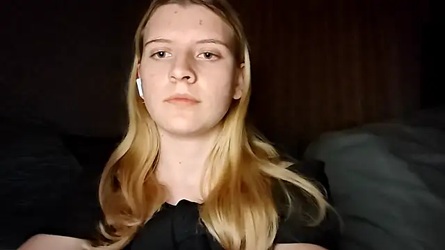 LynteriLain online show from 15, 10, 2025