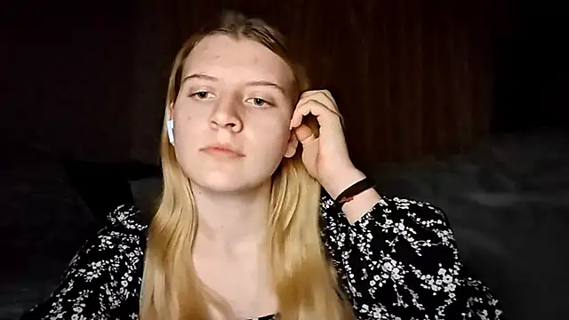 LynteriLain online show from 16, 10, 2025