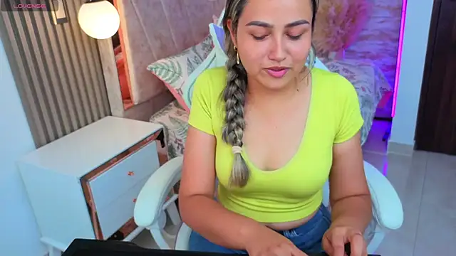 lila cute1 online show from 6, 11, 2025