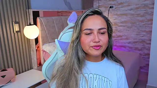 lila cute1 online show from 24, 10, 2025