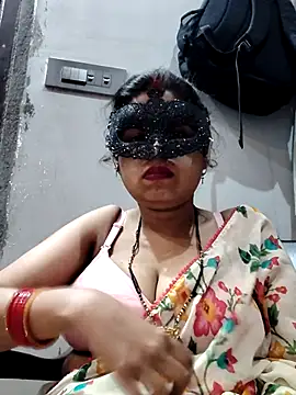 Hot  bhabhi 99 online show from 28, 11, 2025