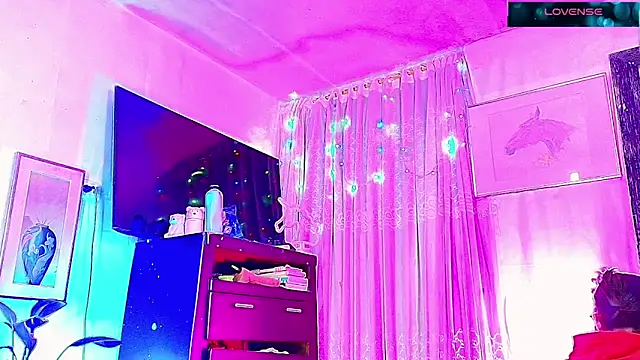 GIRLS OFFICIALL   online show from 15, 1, 2026