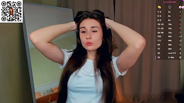 MinaRuzzo online show from 14, 11, 2025