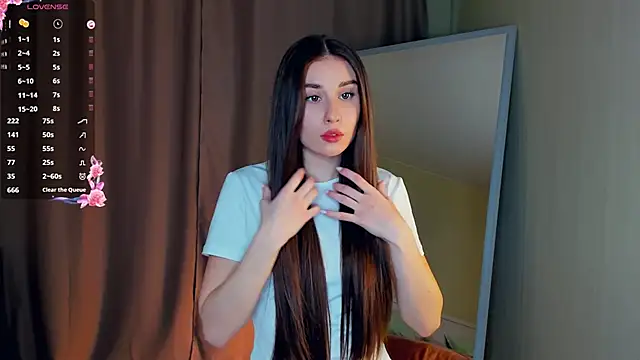 MinaRuzzo online show from 12, 10, 2025