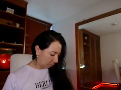 Snapshot of Talia__velvet chatting on 22, 12, 2025 Talia velvet online show from 22, 12, 2025