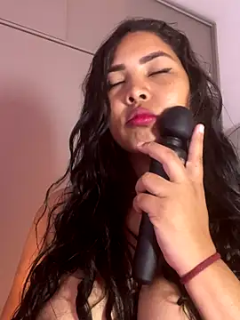 EmilyZuits online show from 16, 11, 2025