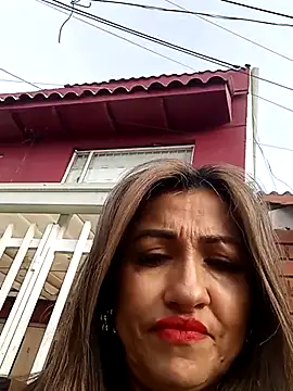 chloe  Jones  online show from 10, 11, 2025