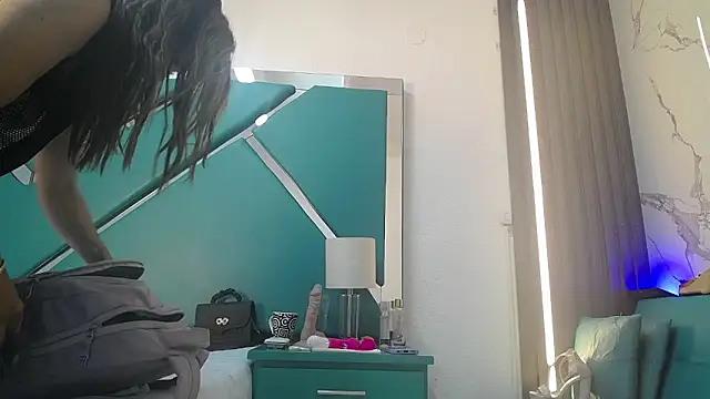 chloe  Jones  online show from 1, 4, 2026