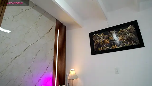 chloe  Jones  online show from 17, 10, 2025