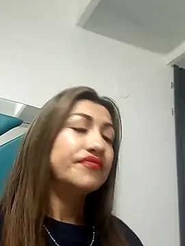 chloe  Jones  online show from 15, 11, 2025