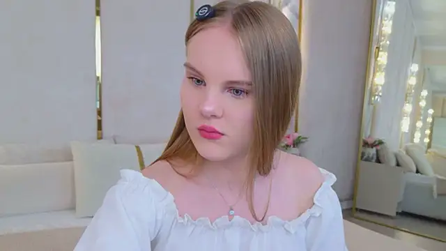 Lili Lohan online show from 21, 6, 2026