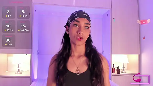 AnahiCollins online show from 3, 11, 2025