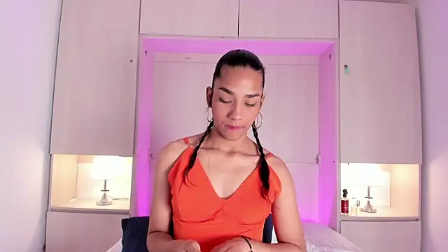 AnahiCollins online show from 21, 11, 2025