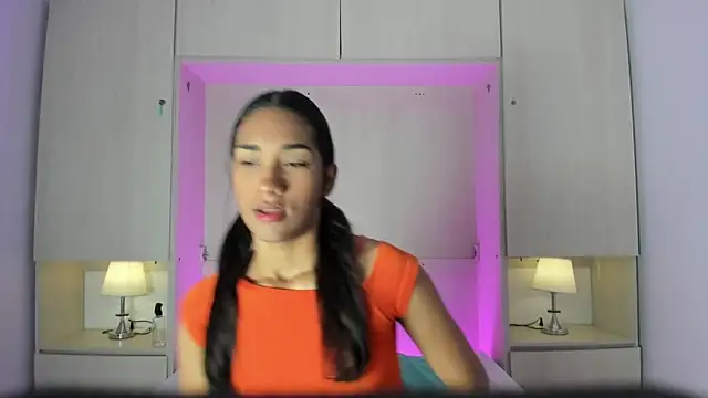 AnahiCollins online show from 28, 3, 2026