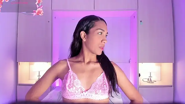 AnahiCollins online show from 1, 4, 2026