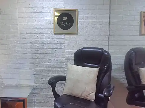 Mila Leon online show from 2, 10, 2025