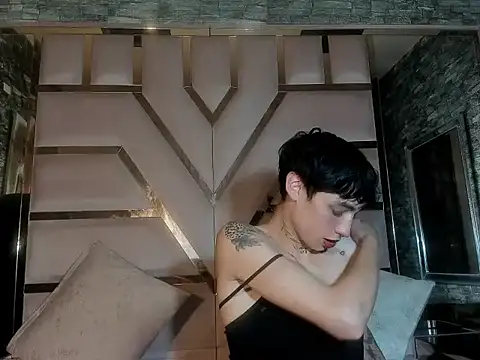 Mila Leon online show from 6, 10, 2025