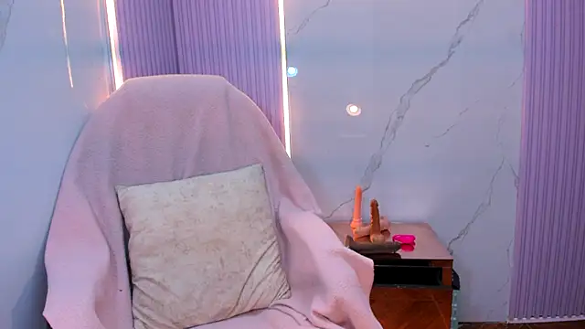 Mila Leon online show from 3, 6, 2026