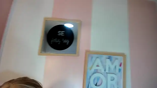 Mila Leon online show from 29, 3, 2026