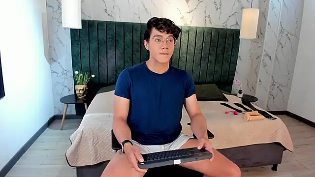 Snapshot of DyllanCooper chatting on 23, 11, 2025 DyllanCooper online show from 23, 11, 2025