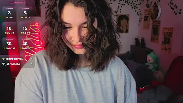 kira kick online show from 11, 11, 2025