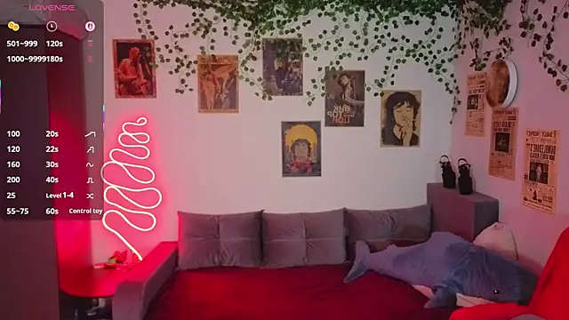 kira kick online show from 1, 12, 2025