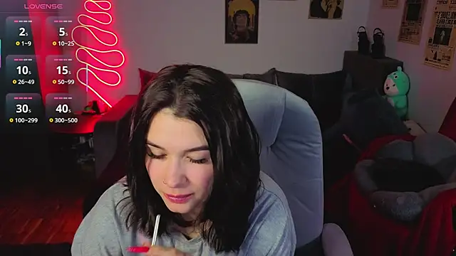 kira kick online show from 14, 11, 2025