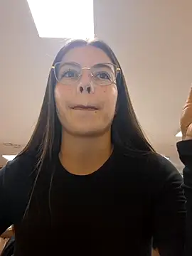 Snapshot of EmmaValencia_ chatting on 12, 11, 2025 EmmaValencia online show from 12, 11, 2025