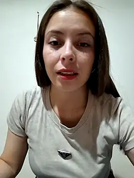 Snapshot of EmmaValencia_ chatting on 21, 10, 2025 EmmaValencia online show from 21, 10, 2025