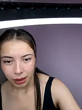 Snapshot of EmmaValencia_ chatting on 25, 10, 2025 EmmaValencia online show from 25, 10, 2025