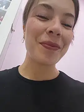 Snapshot of EmmaValencia_ chatting on 7, 1, 2026 EmmaValencia online show from 7, 1, 2026