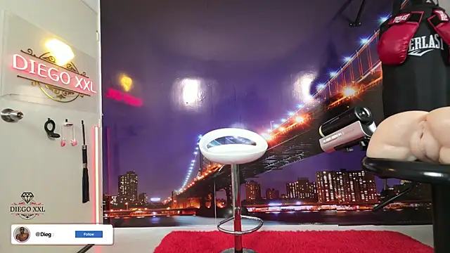 DiegoXL111 online show from 8, 4, 2026