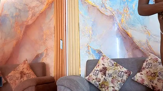 Nahomy Smiths aws online show from 21, 10, 2025