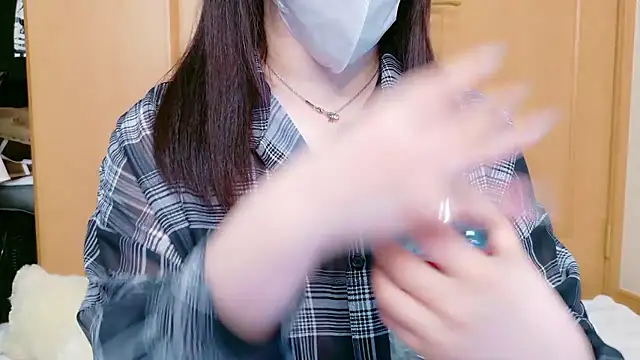 YUKINA 00 online show from 21, 4, 2026