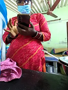 Snapshot of Tamilselviroja- chatting on 27, 6, 2026 Tamilselviroja- online show from 27, 6, 2026