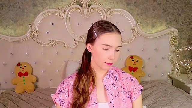 OliviaLay online show from 5, 12, 2025