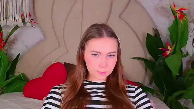 OliviaLay online show from 10, 11, 2025