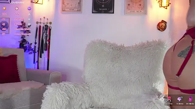 curlynatashaa online show from 17, 1, 2026