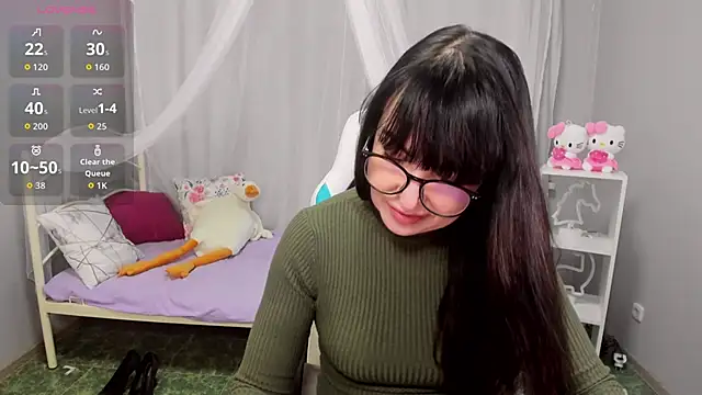 Snapshot of LindaRomero chatting on 4, 11, 2025 LindaRomero online show from 4, 11, 2025