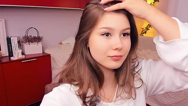 Snapshot of MondoNeko chatting on 9, 10, 2025 MondoNeko online show from 9, 10, 2025