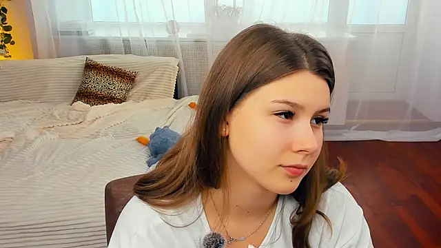 Snapshot of MondoNeko chatting on 11, 10, 2025 MondoNeko online show from 11, 10, 2025