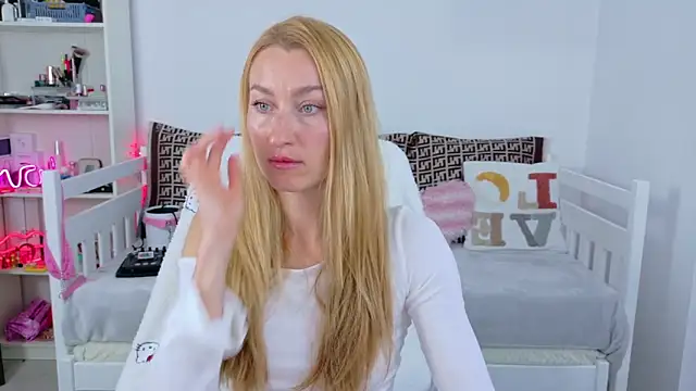 MysticRoxanne online show from 21, 12, 2025