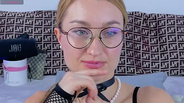 MysticRoxanne online show from 23, 11, 2025