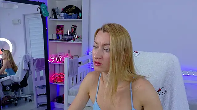 MysticRoxanne online show from 8, 1, 2026